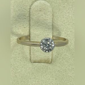 14K Solid Yellow Gold .11Ctw Diamond Engagement Ring Size 5.75